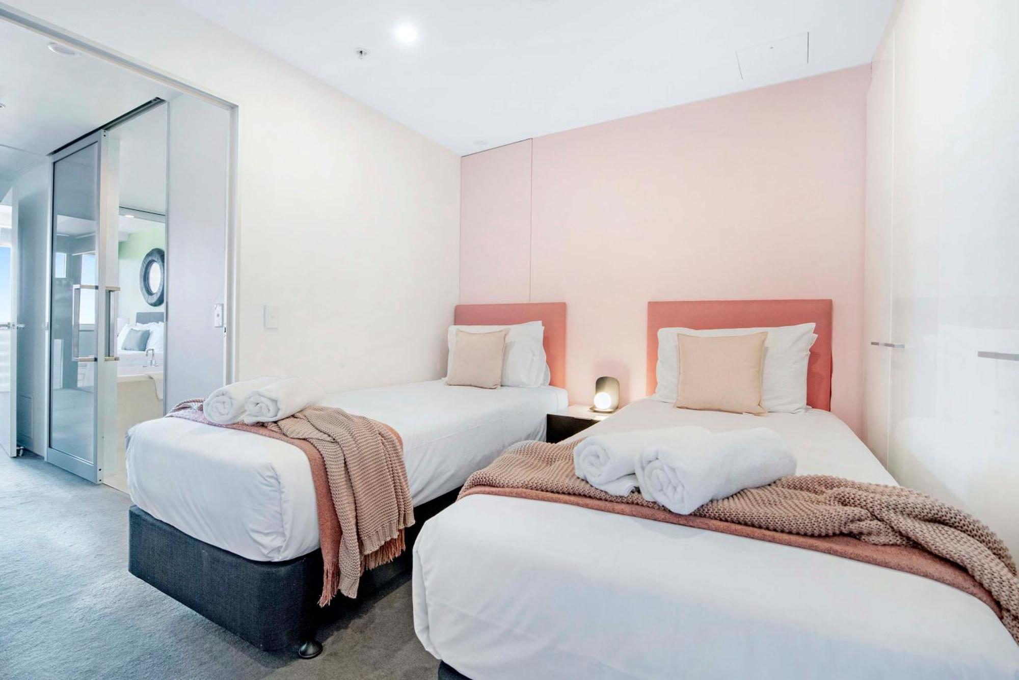 Ocean View Apartments With Balcony - Circle On Cavill - Central Location! - Self Contained & Privately Managed Gold Coast Exterior foto